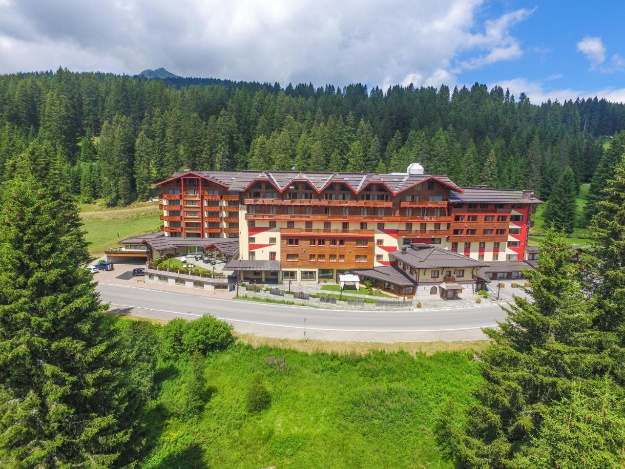 Carlo Magno Hotel Spa Resort Madonna Exterior foto